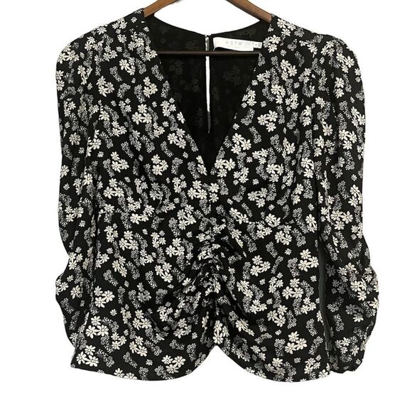 Women's ASTR Black & White Floral Print Top with Puff Sleeves - Picture 1 of 10